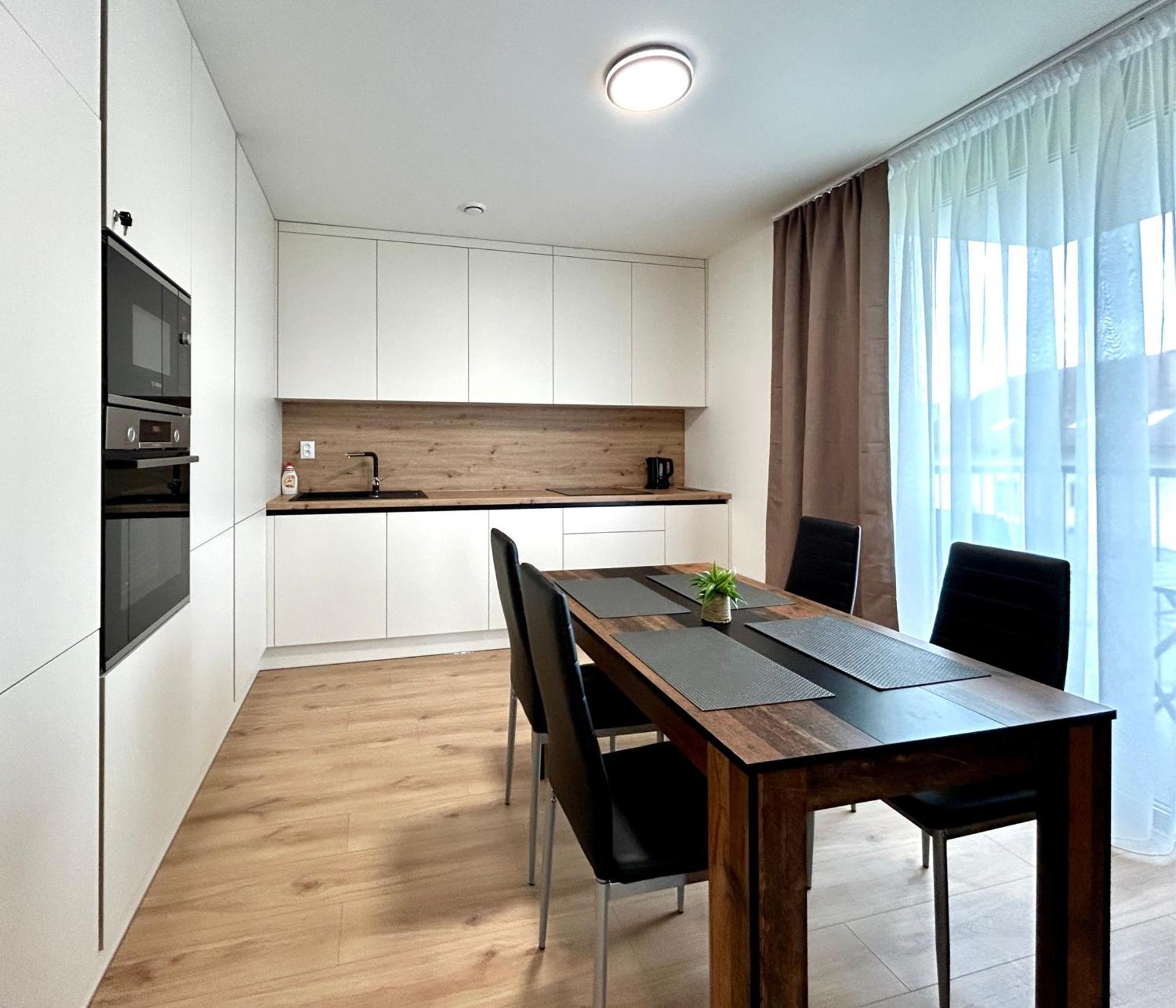 Urso Apartment Liptovský Mikuláš Екстериор снимка
